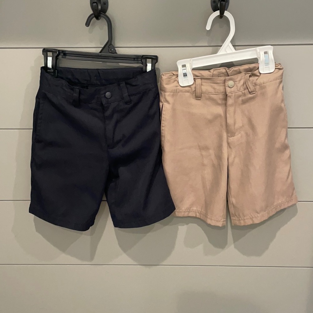 2 Boys Under Armour Golf Medal Play Shorts EUC